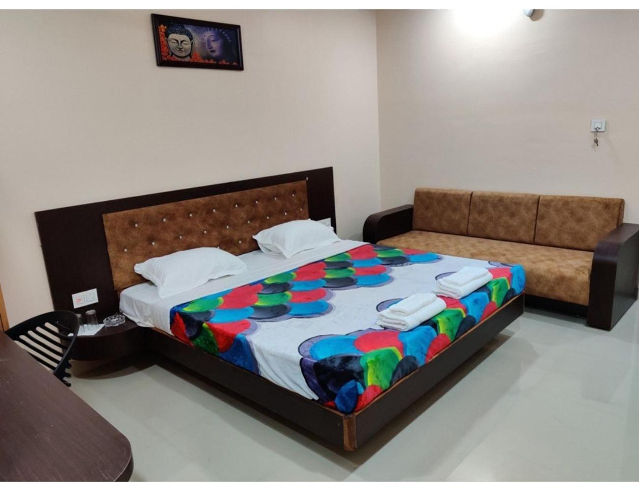Hotel Pragati, Chanderi, Mp Bagian luar foto