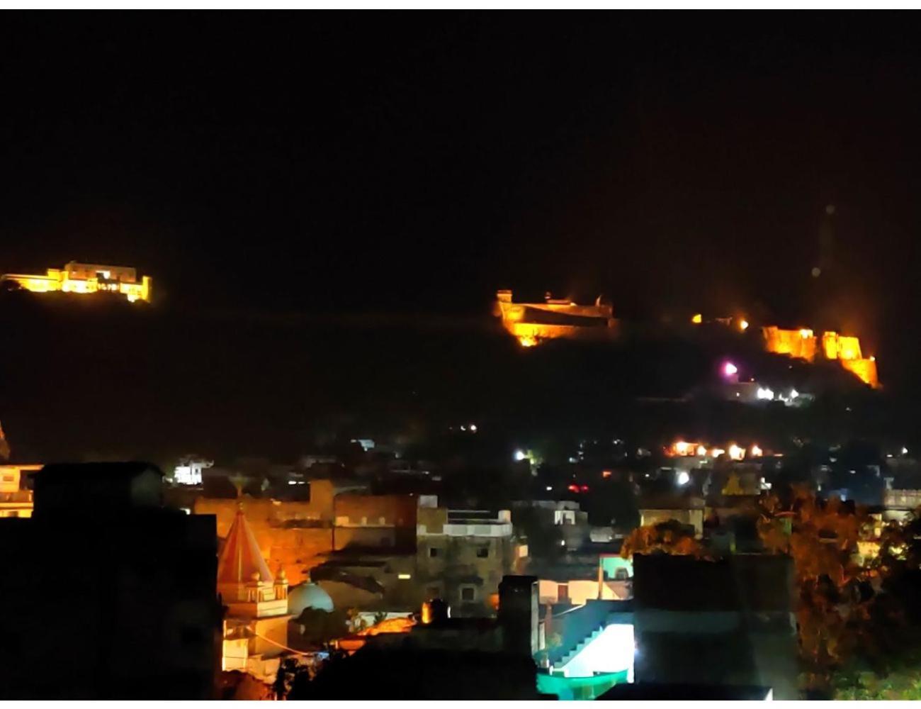Hotel Pragati, Chanderi, Mp Bagian luar foto